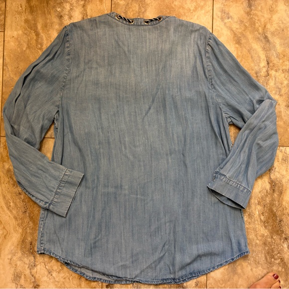 NWOT Chico's Chambray Nautical Denim Chambray Long Sleeve V-Neck Top Women’s XL - Picture 9 of 10